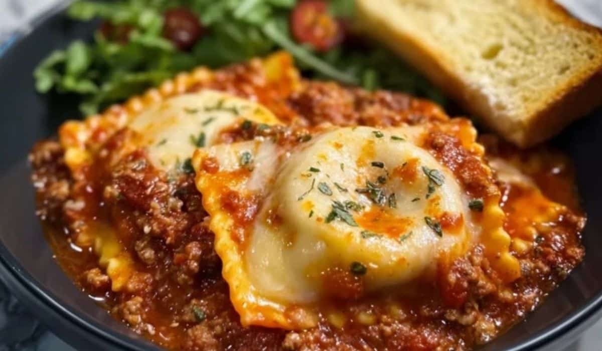 Crockpot Ravioli Lasagna in slow cooker