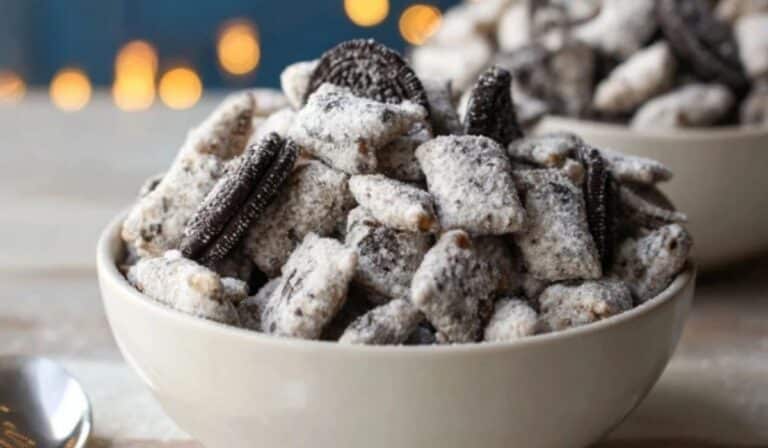 Cookies & Cream Puppy Chow snack mix