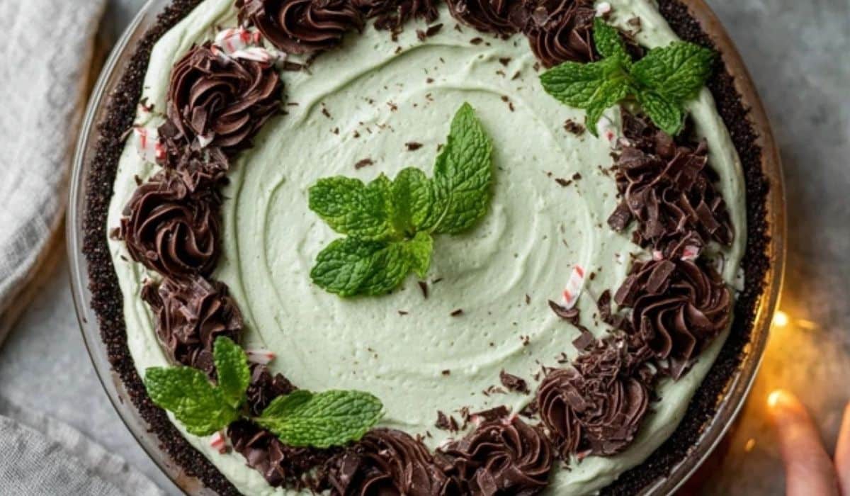 Crème de Menthe Pie (Mint Chocolate) holiday dessert
